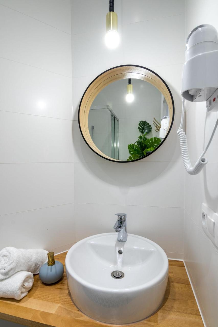 Apartment Nearto Old Town Kraszewskiego Street Krasków Exteriör bild