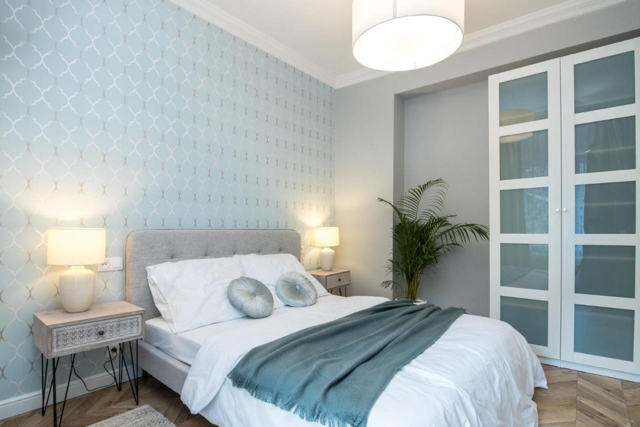 Apartment Nearto Old Town Kraszewskiego Street Krasków Exteriör bild